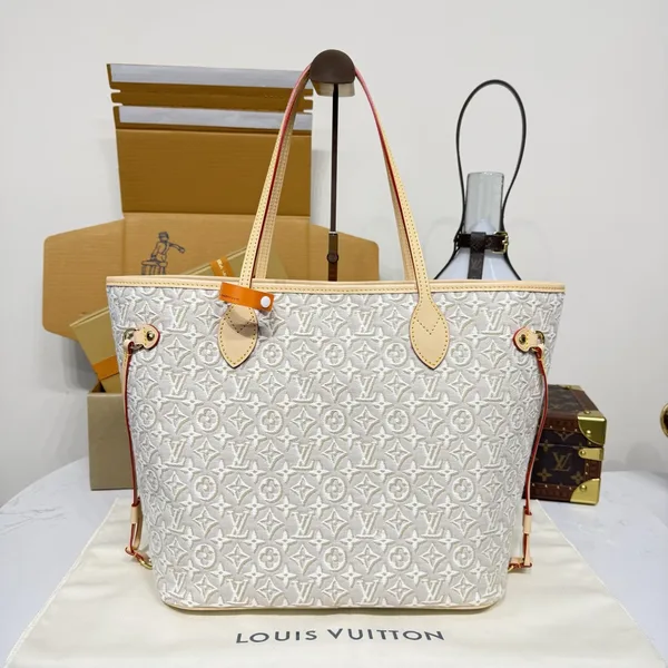 Louis Vuitton Neverfull MM Pre-Fall 2026 collection Bag product photo
