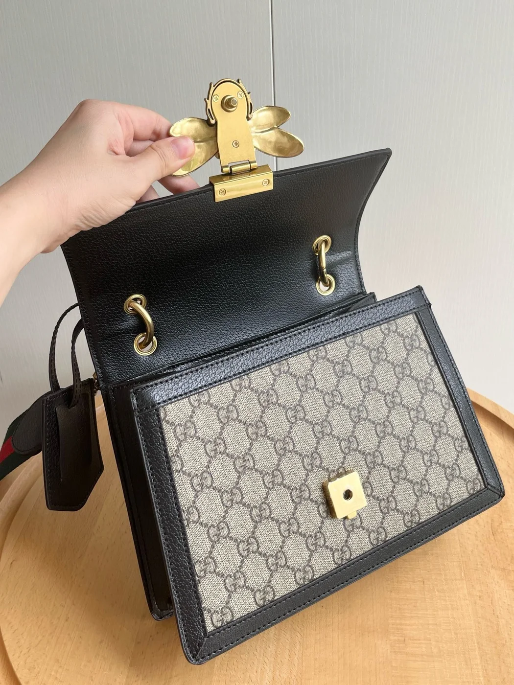 Gucci Queen Margarnet Bag in Black product view 7