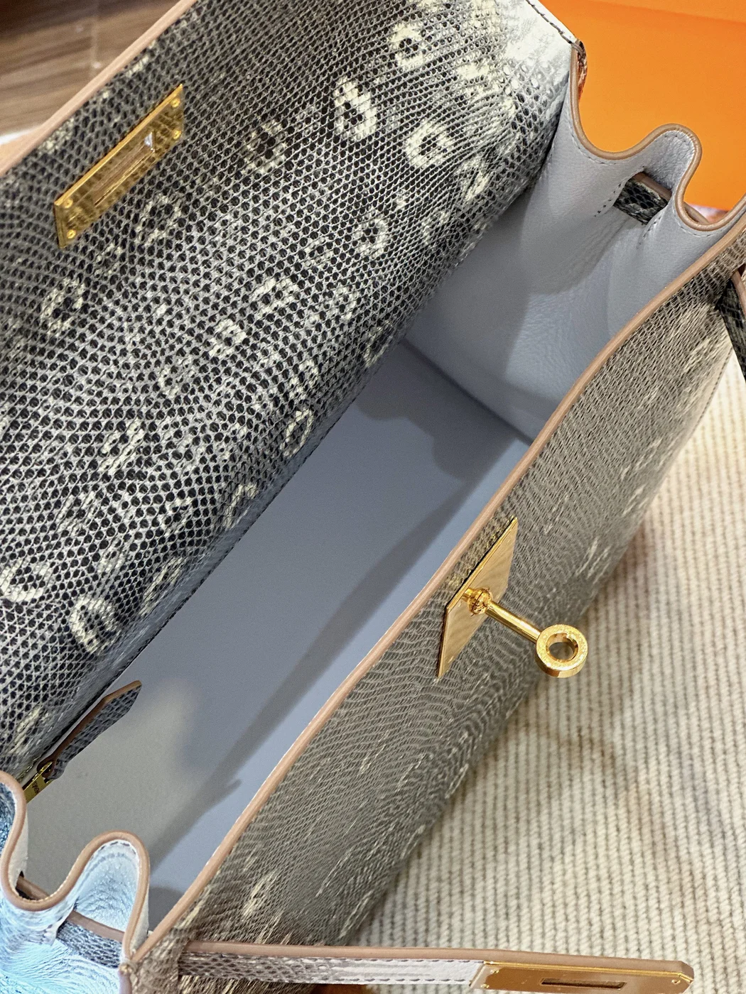 Hermès Kelly 28 Lizard Leather Bag product view 5