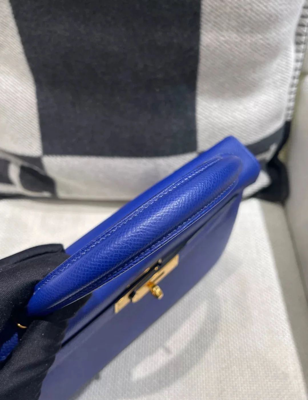 Hermès Kelly 28 Electric Blue Epsom Leather Gold Hardware Bag product view 3