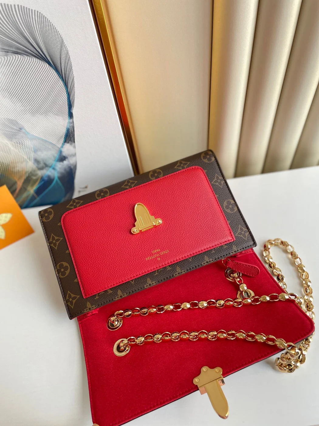 Louis Vuitton Victoire Monogram Pattern Handbags 27x20x10cm — Red Front Panel product view 2
