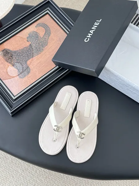Chanel Women White Leather Thong Sandals product photo