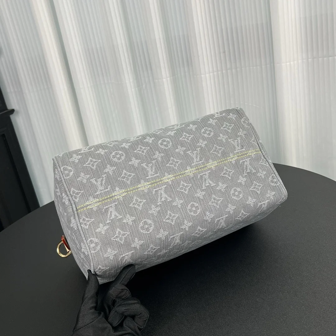 Louis Vuitton Speedy Soft 30 bag in Monogram Denim canva product view 3