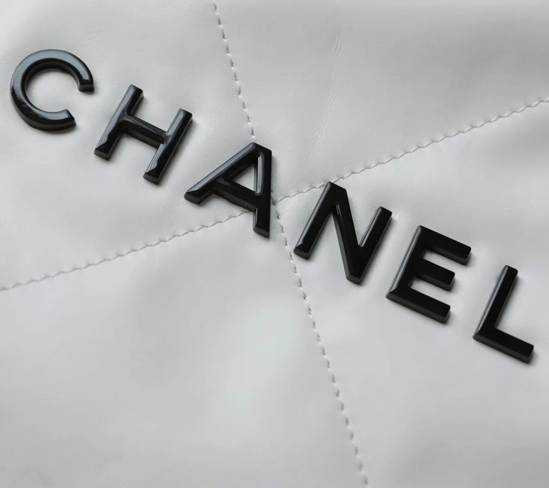 Chanel Handbag 22 Shopping Woman’s White Smooth Leather 35 cm product view 5
