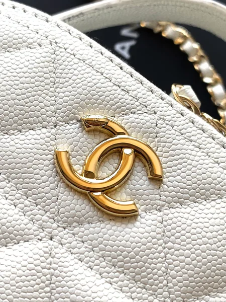 Chanel Matelasse Shoulder Bag product view 6