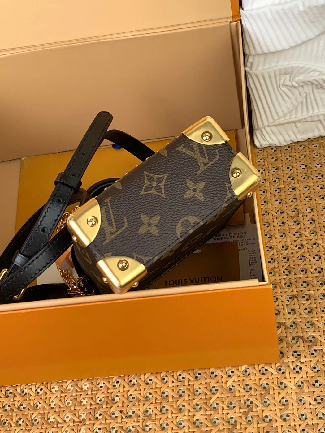 Louis Vuitton Camera Box Monogram Handbags 12.5×17.6x6cm product view 4