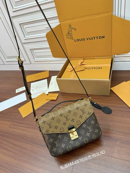 Louis Vuitton Pochette Métis in Reverse Monogram canvas Bag product view 2