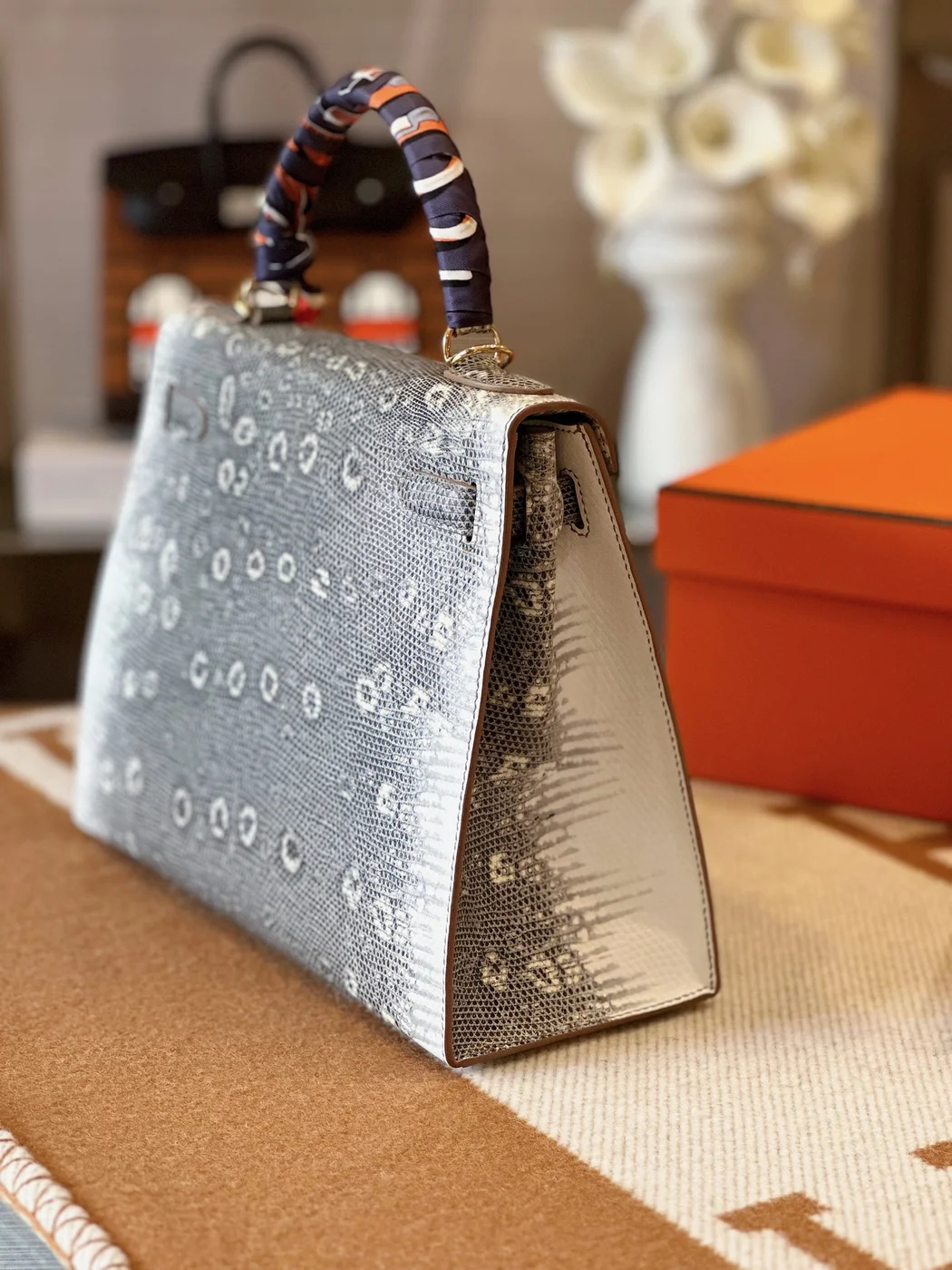 Hermès Kelly 28 Lizard Leather Bag product view 9
