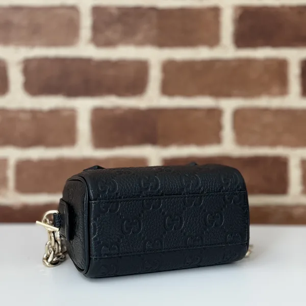 Gucci GG Emblem medium boston bag in Black Leather product view 3