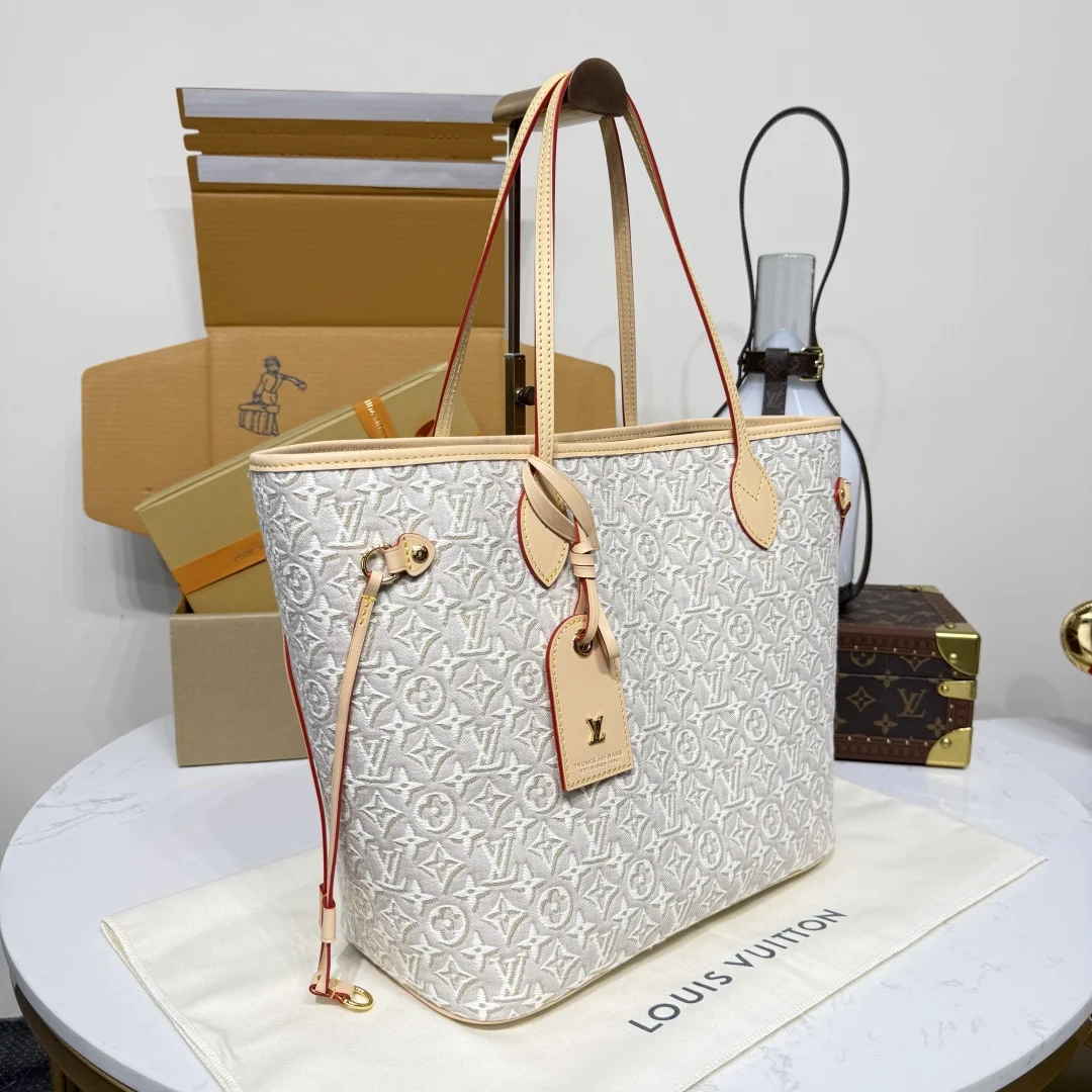 Louis Vuitton Neverfull MM Pre-Fall 2026 collection Bag product view 3