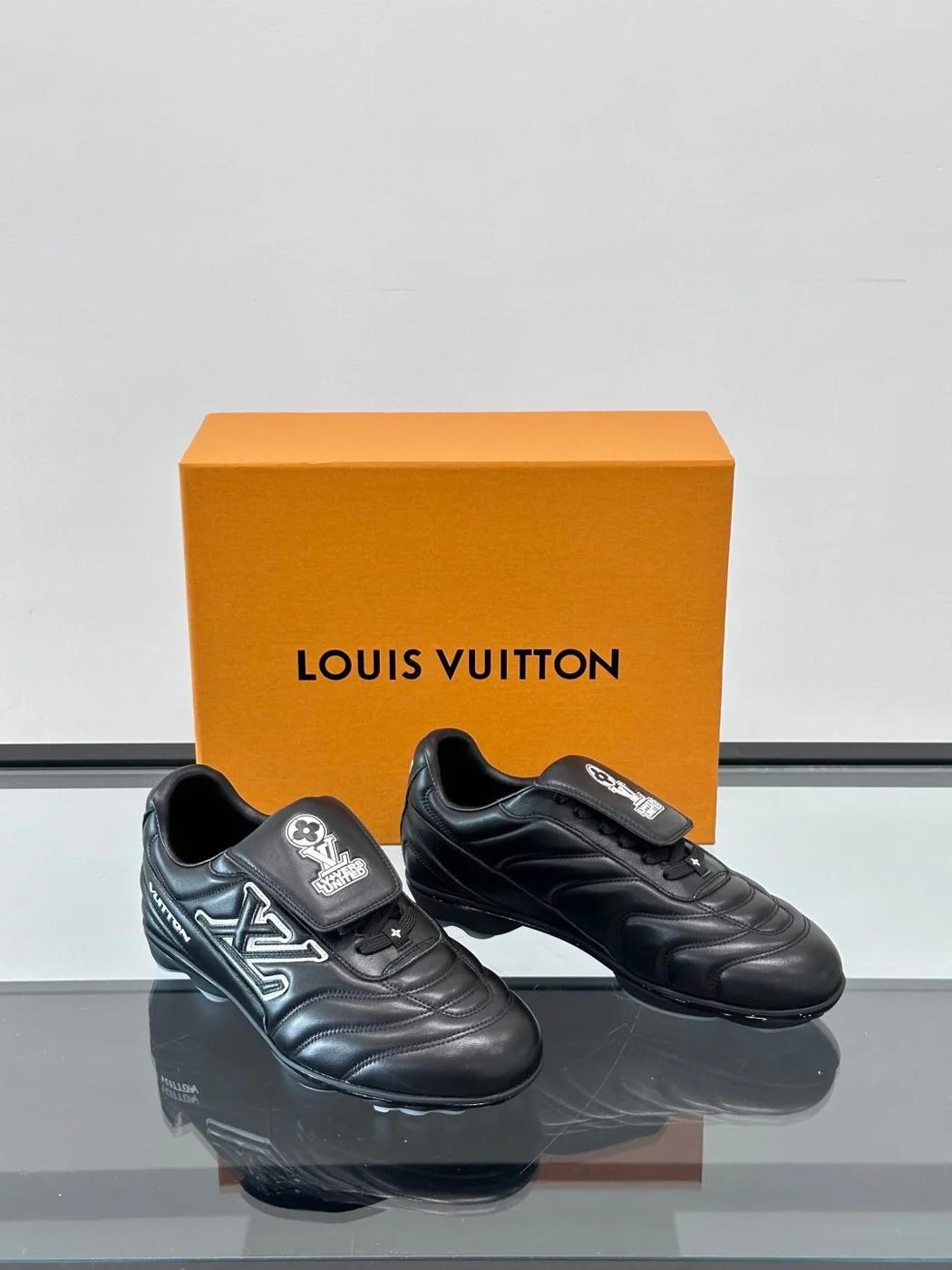 Louis Vuitton Men Sneakers — Black with Outlined LV Detail product view 5