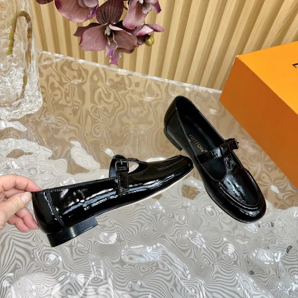 Louis Vuitton Women Black Patent Leather Loafers — Glossy Plain Upper product view 2