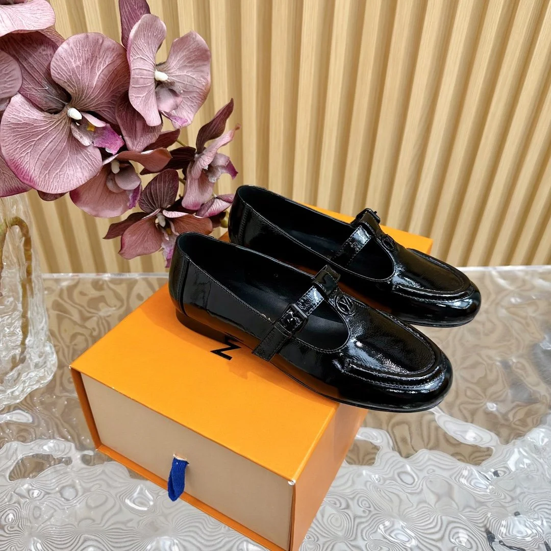 Louis Vuitton Women Black Patent Leather Loafers — Glossy Plain Upper product view 4