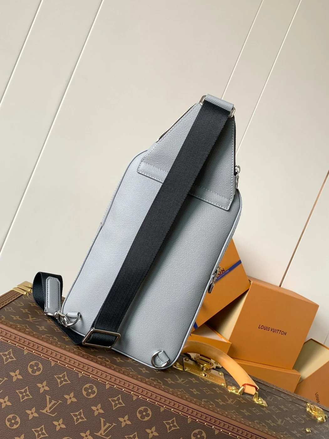 Louis Vuitton Avenue Slingbag 31 In Grey Taiga Leather Bag product view 4