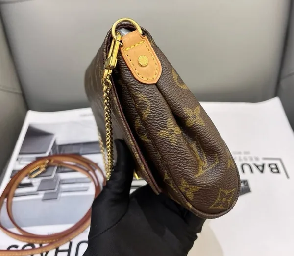 Louis Vuitton Favorite MM Bag product view 7