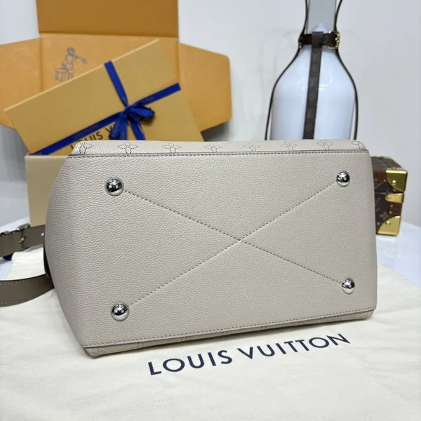 Louis Vuitton Beaubourg Mahina MM Leather Bag product view 4