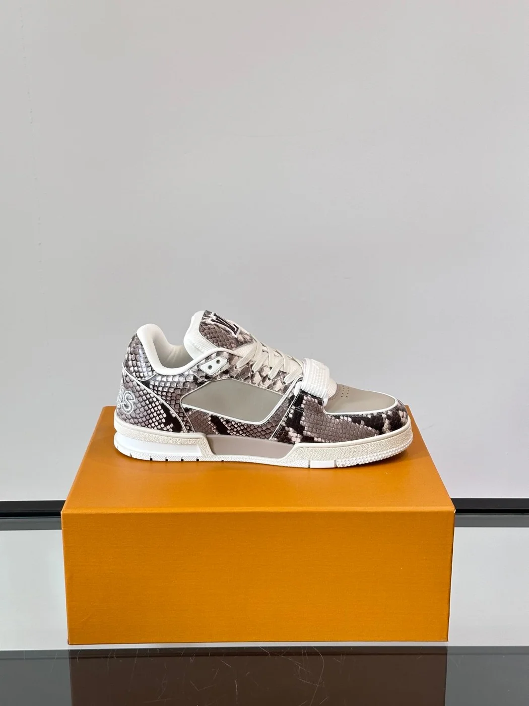 Louis Vuitton Men White And Gray Snakeskin Leather Sneakers product view 6