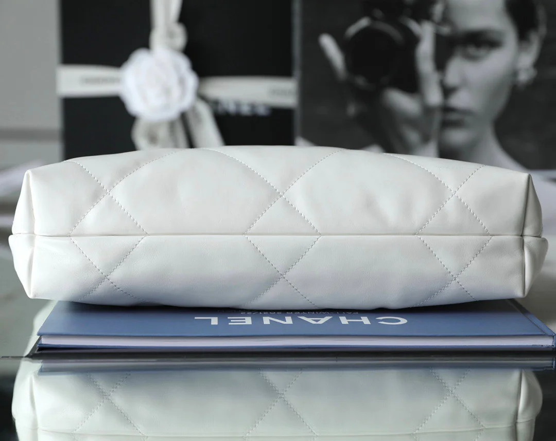 Chanel Handbag 22 Shopping Woman’s White Smooth Leather 35 cm product view 7