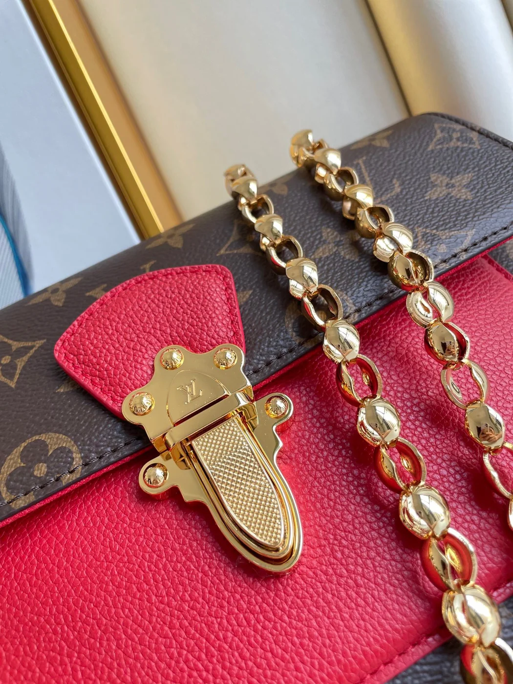 Louis Vuitton Victoire Monogram Pattern Handbags 27x20x10cm — Red Front Panel product view 3