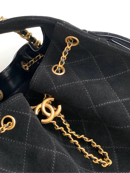 Chanel 25 small handbag, Grained calfskin & gold-tone product view 4