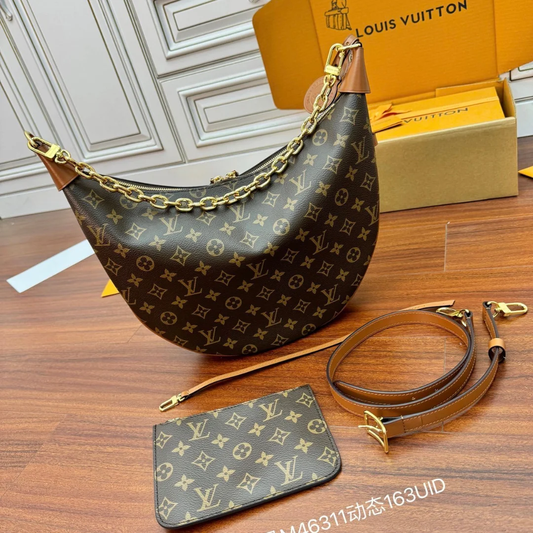 Louis Vuitton Loop Hobo bag in Monogram product view 1