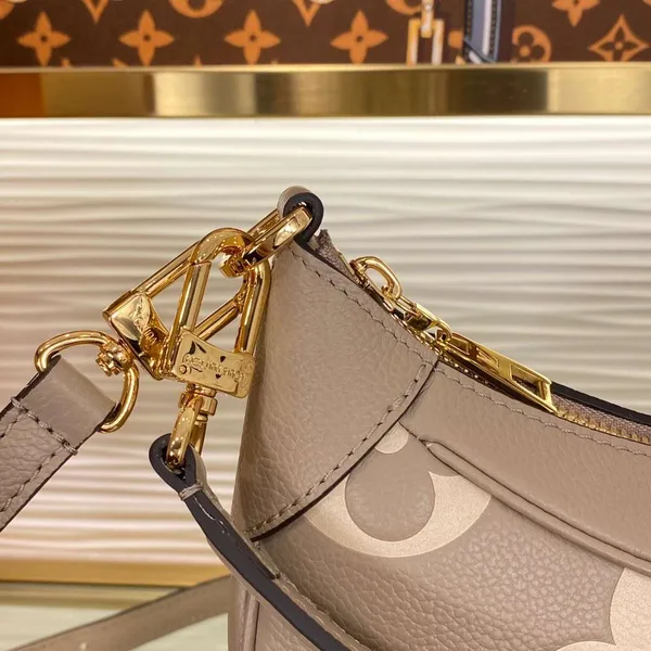 Louis Vuitton Bagatelle Monogram Handbags 24x18cm product view 4