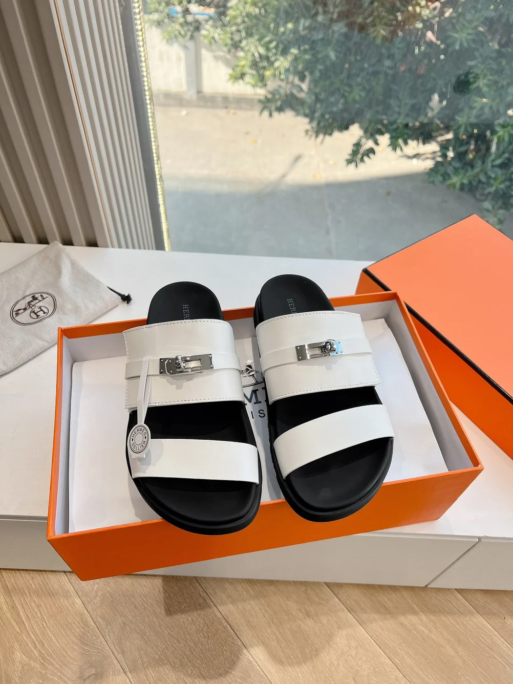 Hermès Women White Leather Straps Flat Sandals product view 1