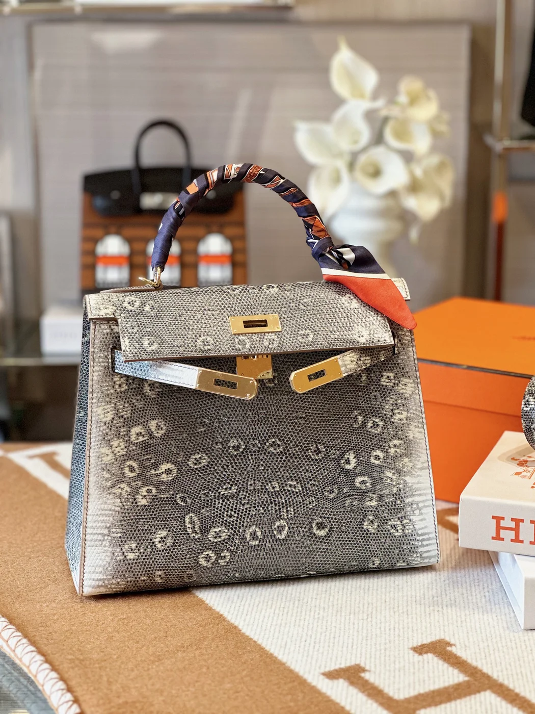 Hermès Kelly 28 Lizard Leather Bag product view 2