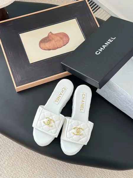 Chanel Women White Quilted Leather Slides — Gold-Tone CC Detail product photo