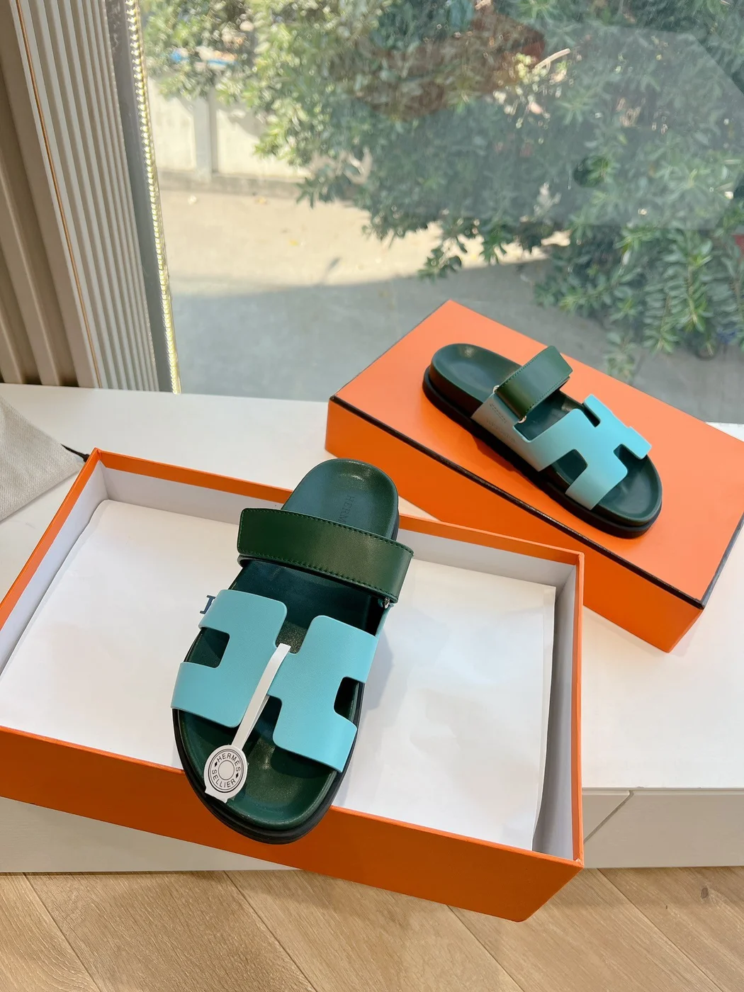 Hermès Women Green Leather Blue Sandals product view 5