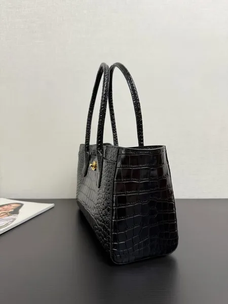 Chanel Tote Bag Crocodile Embossed Calfskin SS26 Collection product view 2