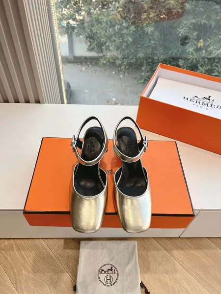 Hermès Women Silver Leather Square Toe Heels product photo