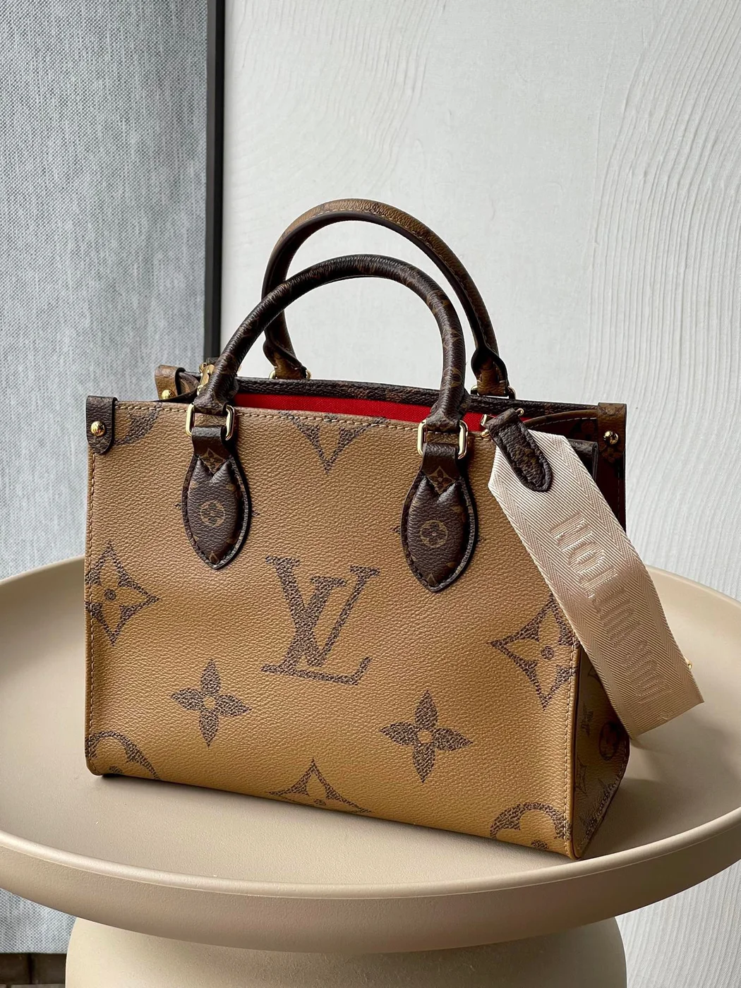 Louis Vuitton On The Go Handbags Louis Vuitton Pattern 25x19x11.5 cm product view 9