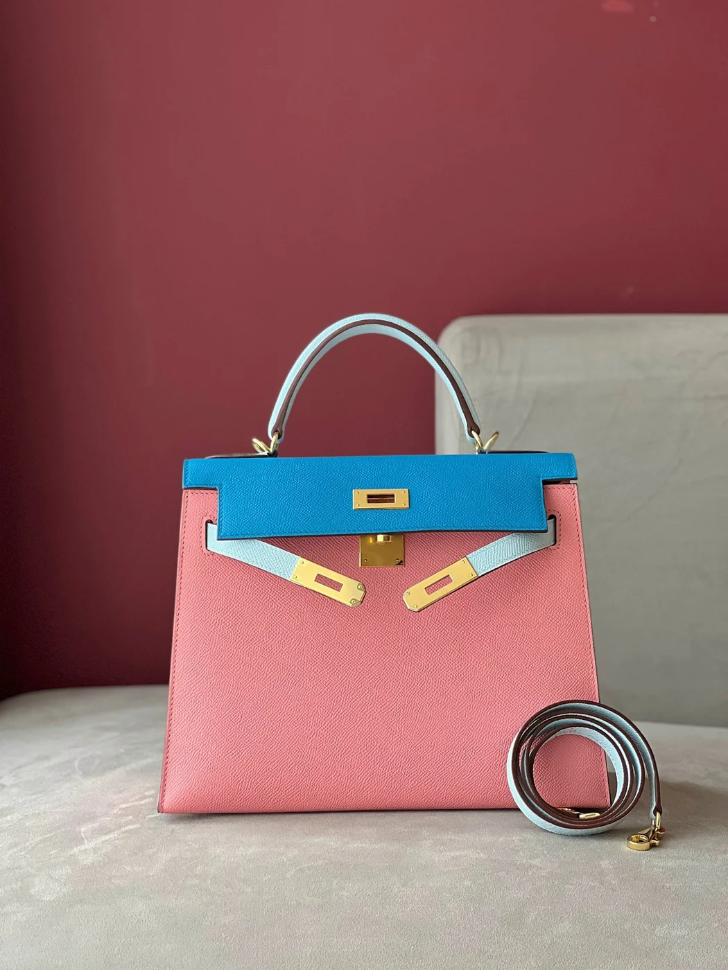 Hermès Kelly 28 Epsom Light Blue/ Electric Blue/Rose Pink Gold Hardware Bag product view 6