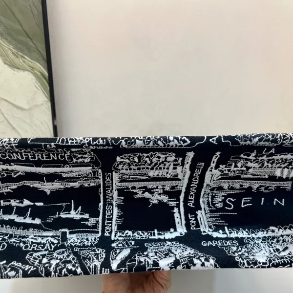 Dior Medium Book Tote product view 4