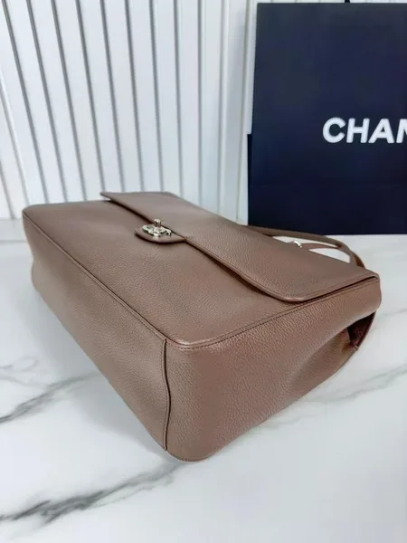 Chanel Maxi Flap bag from the Spring/Summer 2026 collection product view 6