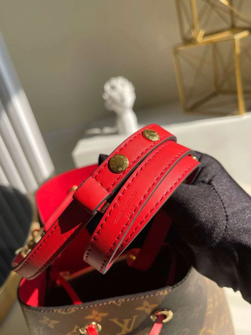 Louis Vuitton NeoNoe Handle Red Handbags Monogram 26x22x27cm product view 7