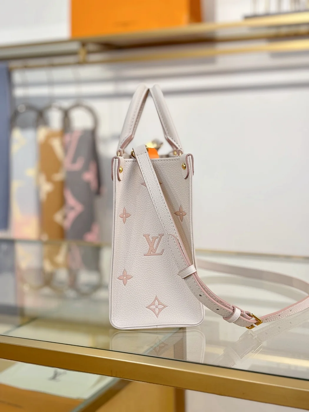 Louis Vuitton OnTheGo White Monogram Tote Bag product view 4