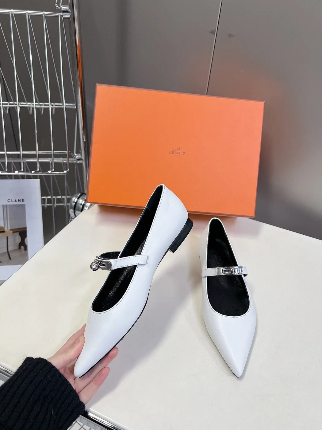 Hermès Women White Leather Pointed Mary Jane Flats product view 5