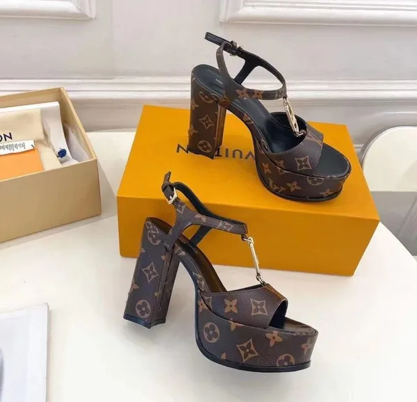 Louis Vuitton monogram Iconic sandals product photo