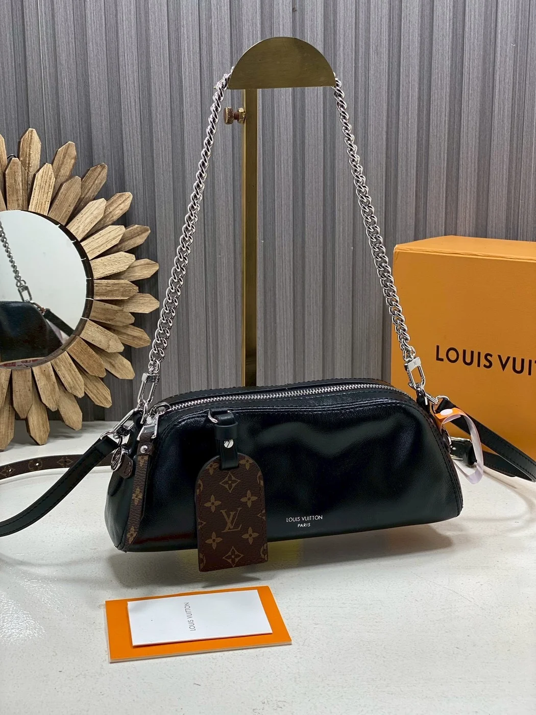 Louis Vuitton Pochette Vibe in black Bag product view 2