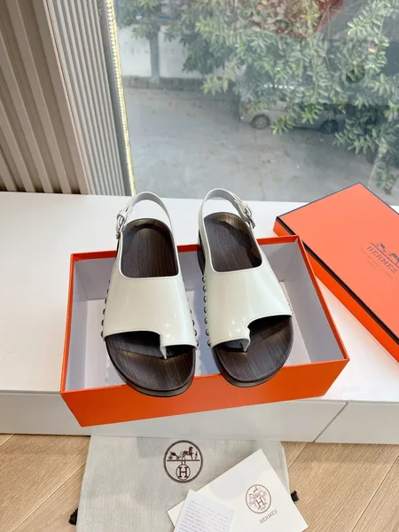 Hermès Women White Leather Wooden Sole Sandals product photo
