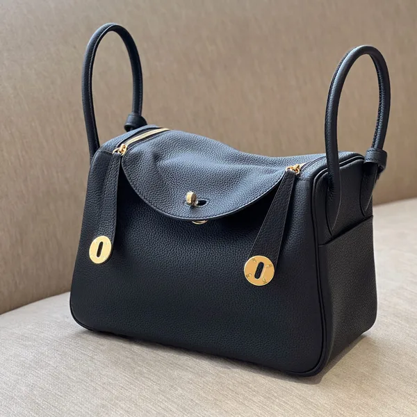 Hermès Lindy 26 Black Gold Hardware Bag product photo