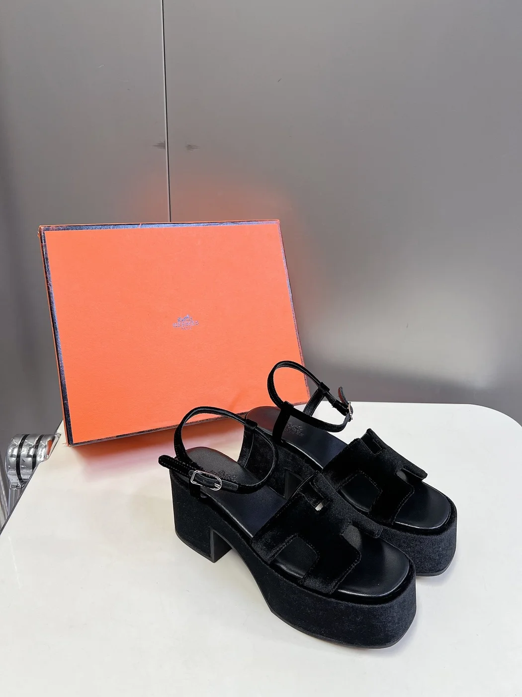 Hermès Women Black Suede Leather Sandals product view 3