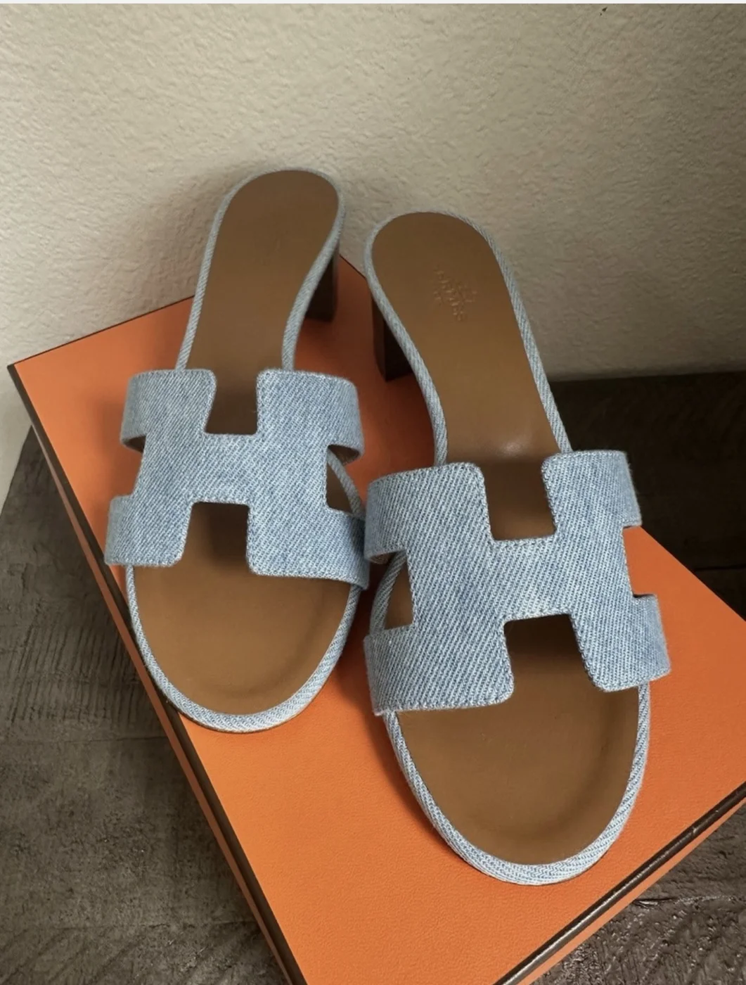 Hermès sandals product view 1