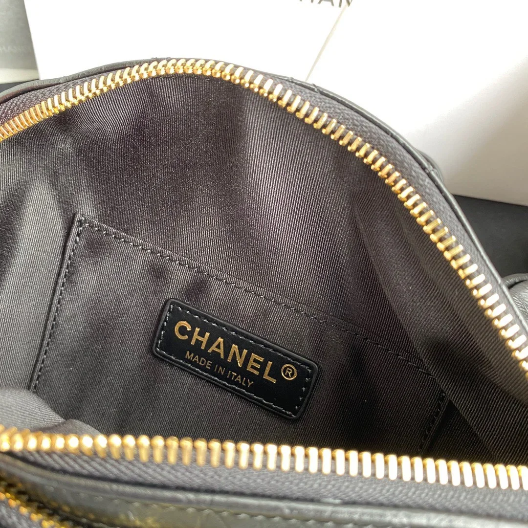 Chanel Bumbag Black Wrinkled Leather Lock Gold Handbags 34x15x6cm product view 7