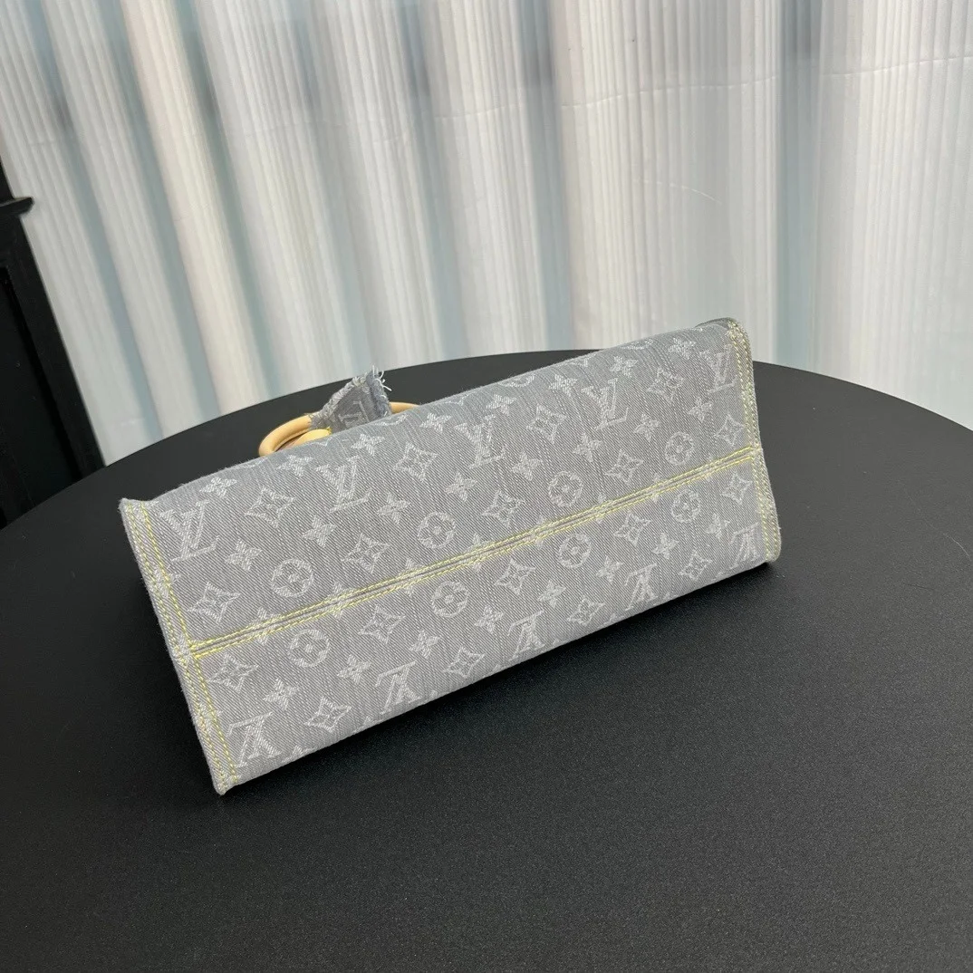 Louis Vuitton OnTheGo MM Monogram Denim canvas Bag product view 2
