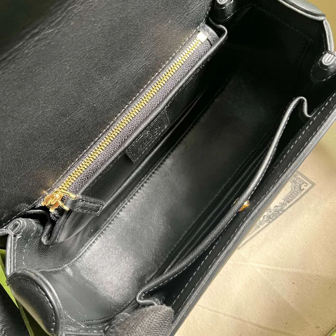 Gucci Blondie Top-Handle Bag 23 x 15 cm product view 3