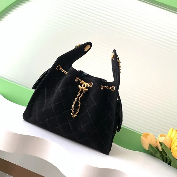 Chanel 25 small handbag, Grained calfskin & gold-tone product photo