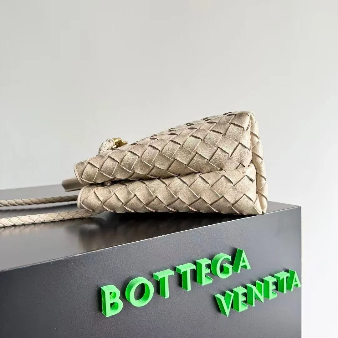 Bottega Veneta Small Andiamo top handle Bag product view 3